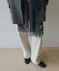 Beullaengkeulumumeon Smooth Corduroy Pants_Ivory
