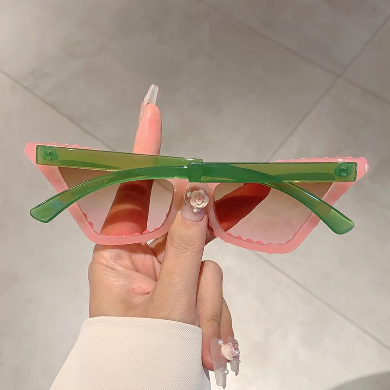 Brand Designer Luxury Pearl Cat Eye Sunglasses Women For Female Fashion Vintage Sun Glasses Punk Crystal Popular Pink Shades