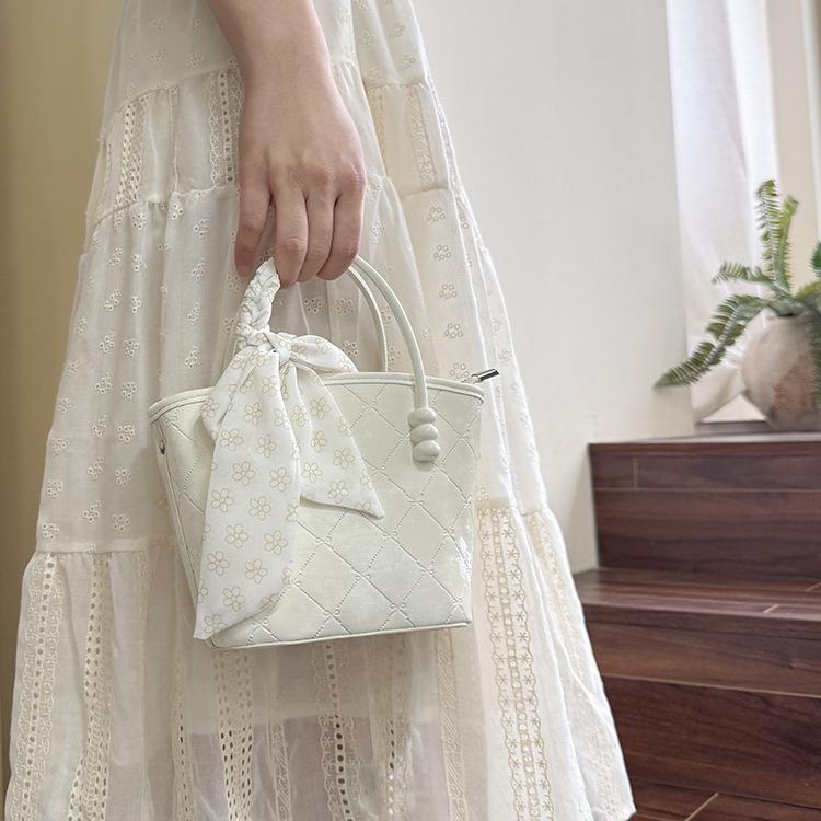 Vegetable Basket Portable Small Bag Summer Fresh And Sweet Niche High Sense Daily Versatile Oblique Span Bag