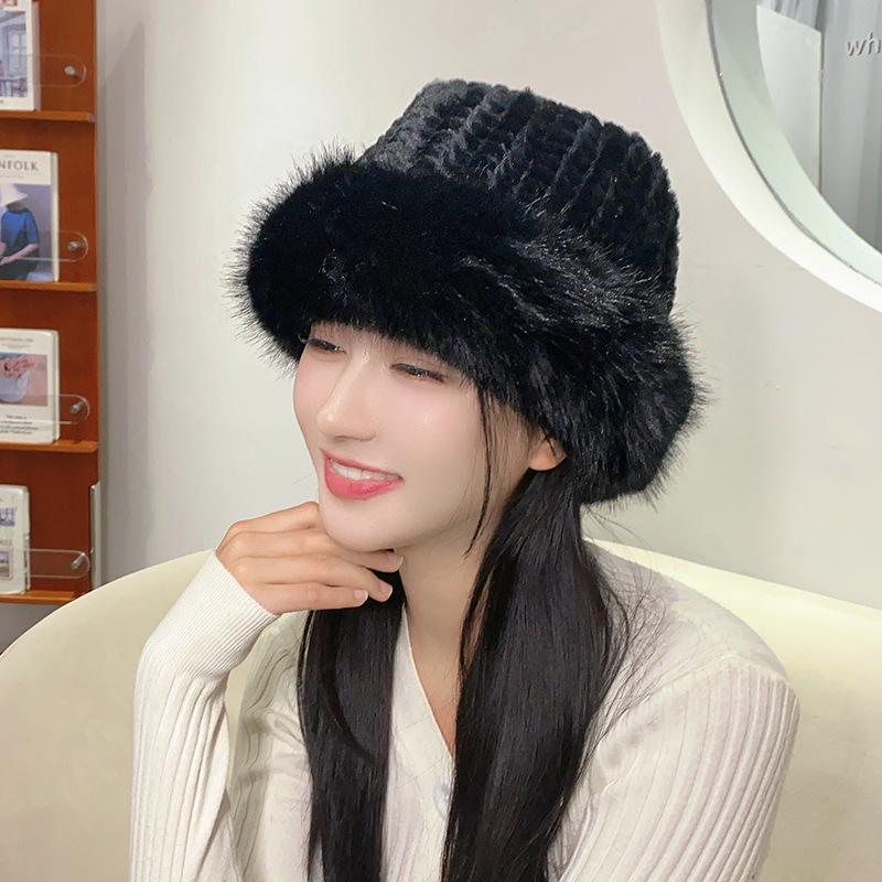 Fashion and high-quality plush soft waxy basin hat for women, thickened in winter to prevent cold and keep warm, fashionable to show small plush face