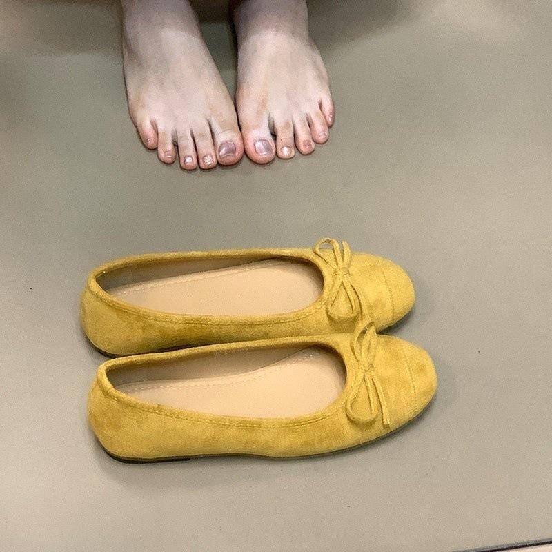 

Silver bow light mouth flat sole shoes women s soft sole suede grandma shoes retro Mary Jane shoes 40