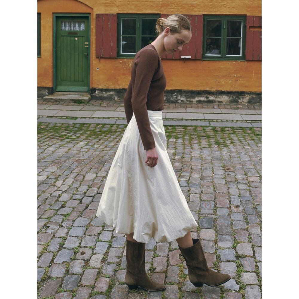 

На Объеме А-силуэта длинная юбка новая4As712 BLACK55