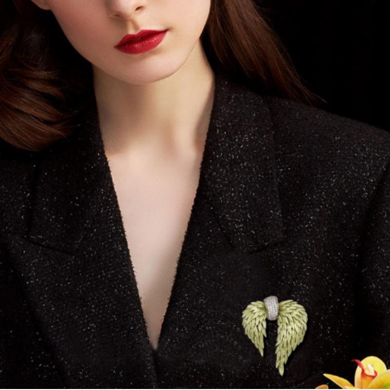 Unisex Alloy Feather Wings Brooch with Shiny Rhinestone Trendy Lapel Pin for Party Banquet Outfit Jewelry Accessory