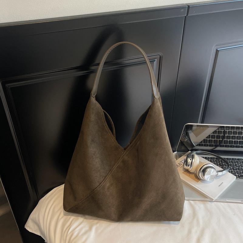 Exquisite and Versatile Fashionable Large-capacity Commuting Shoulder Handbag, High-end Sense 2025 Autumn New Women's Tote Bag