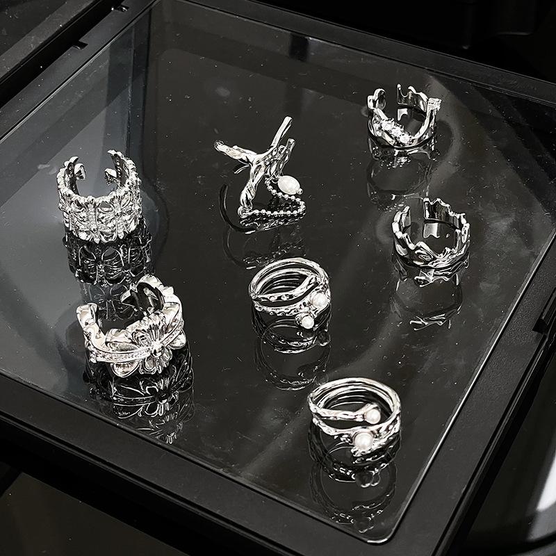 Niche Design Cold Wind Irregular Fold French Cross Chain Fringed Open Ring Female Zircon