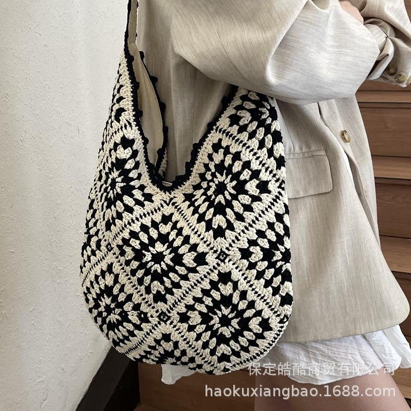 Hollow ins vacation shoulder bag retro straw bag women's 2025 summer new Mori braided shoulder tote bag