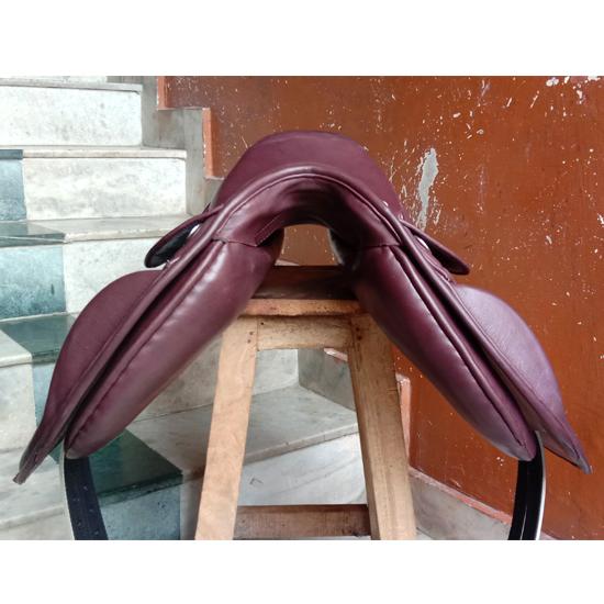 Leather Jumping Monoflap Saddle with Changeable Gullets – Elegant Cantle Design