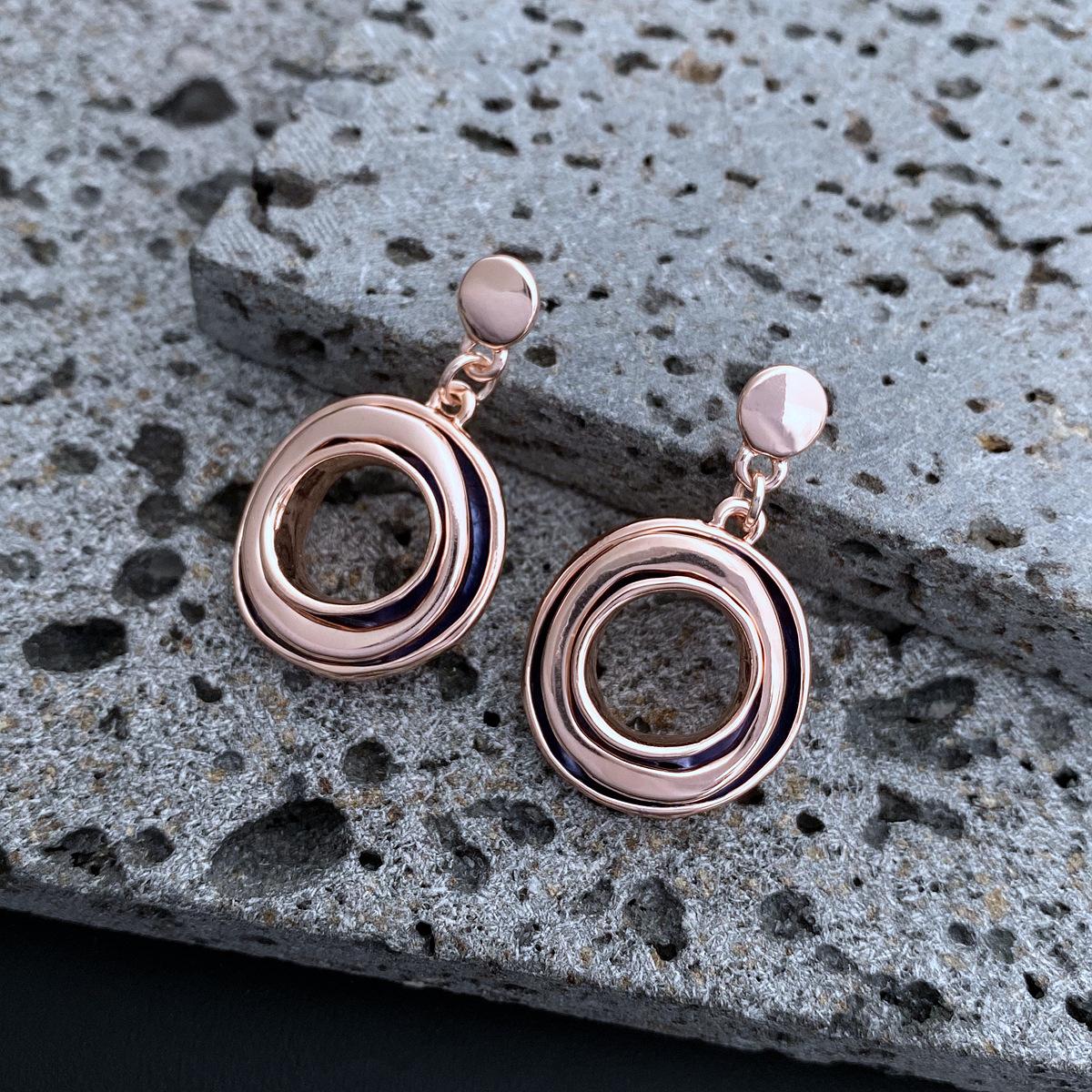 

Серьги-кольца с полыми элементами и масляной каплей, расписанные вручную маслом, серьги-пусеты с простыми кольцами неправильной формы для женщин