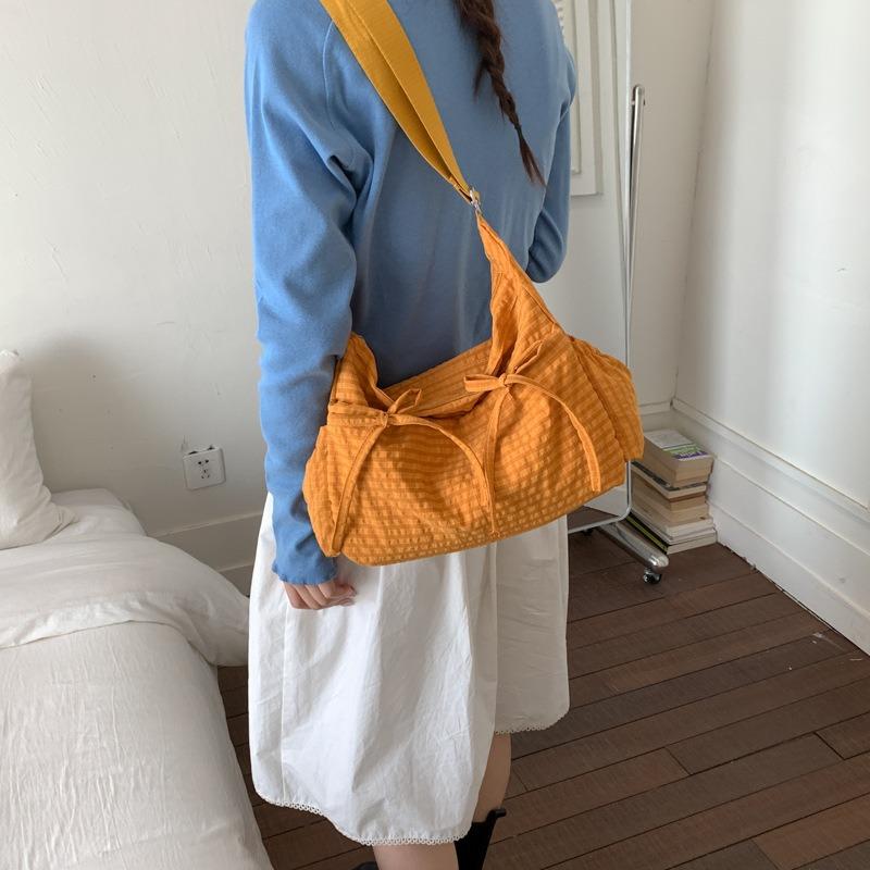 New trendy versatile drawstring pleated dumpling bag large capacity literary and leisure plaid shoulder messenger bag