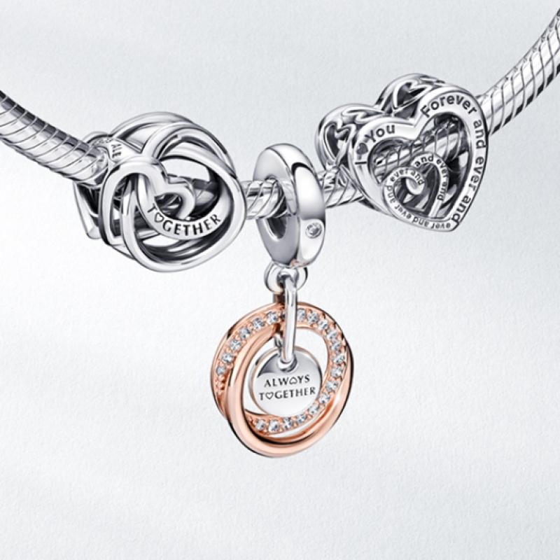 Pandora Family Always Encircled Heart Charm 791507c00