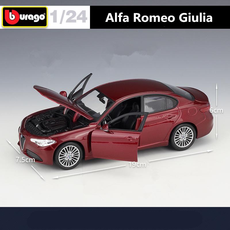 Bburago 1:24 Alfa Romeo Giulia Coupe Alloy Sports Car Model Diecast Metal Luxy Vehicle Car Model High Simulation Collection Gift