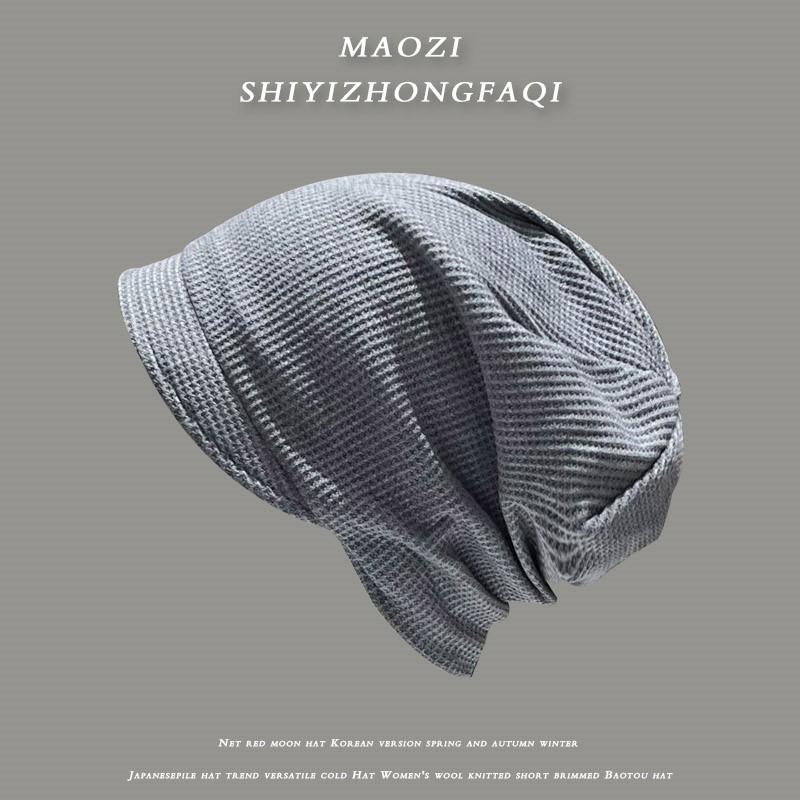 

Стильна жіноча шапка-біні з коротким козирком: Універсальний светр-шапка для весни та осені One Size сірий колір/синій