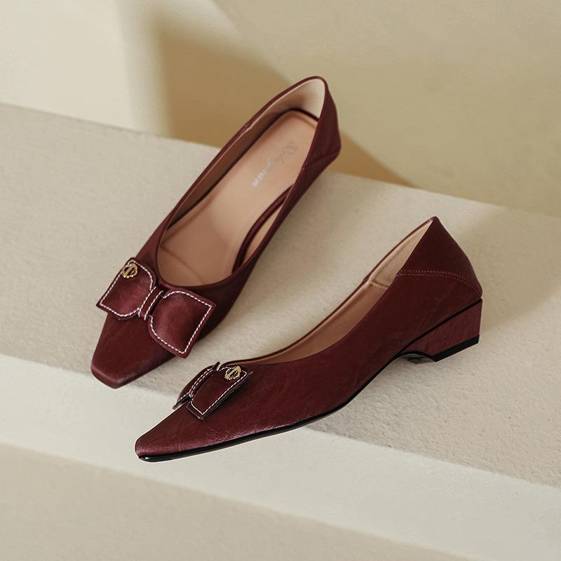 Low-heeled single shoes women's new soft leather light-mouth red women's shoes are not tired, square-headed thick-heeled shoes