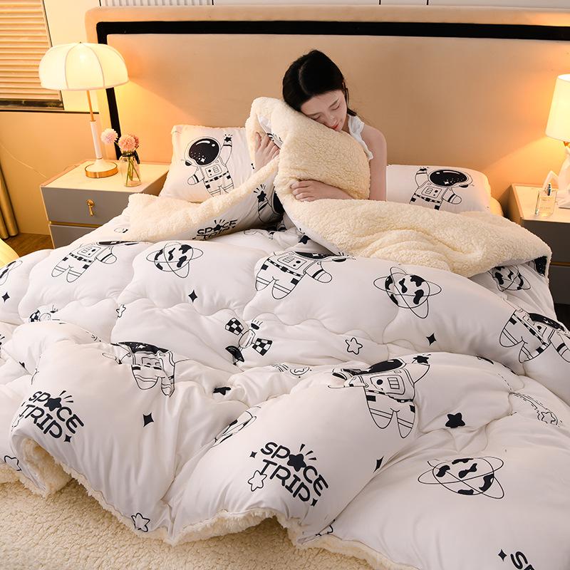 Soft & Fluffy Winter Lamb Fleece Double Quilt