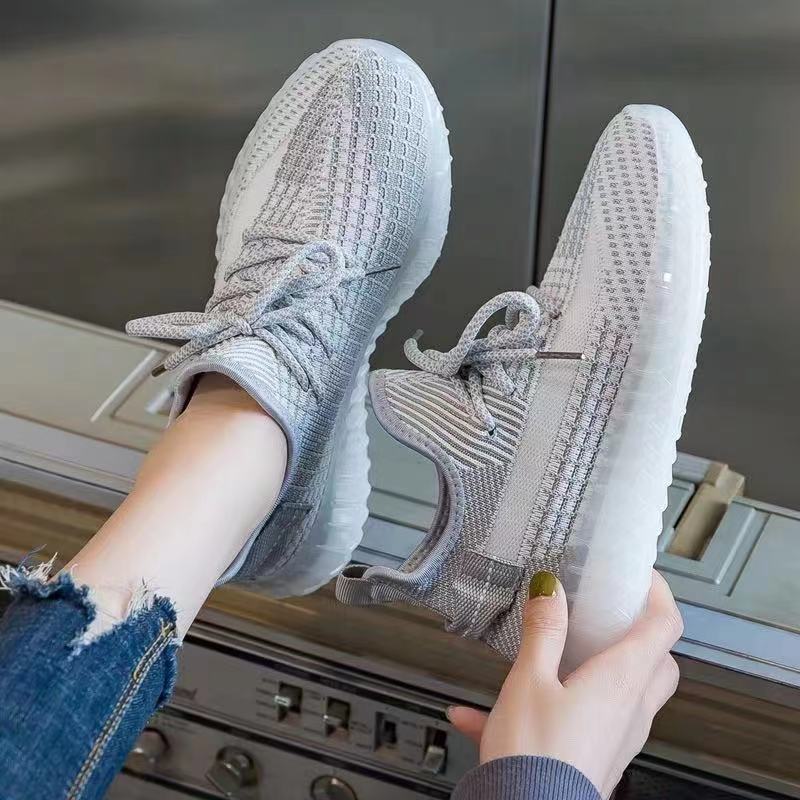 2025 new summer coconut shoes fly-woven sports shoes breathable and light casual Korean version versatile running shoes children's tide