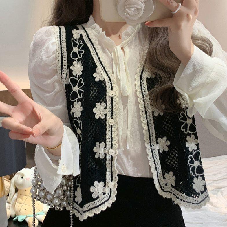 

Жилет с V-образным вырезом и вышивкой в стиле ретро с цветочным узором и корейской вышивкой в весенне-летнем стиле, однобортный жилет без рукавов one size чёрный