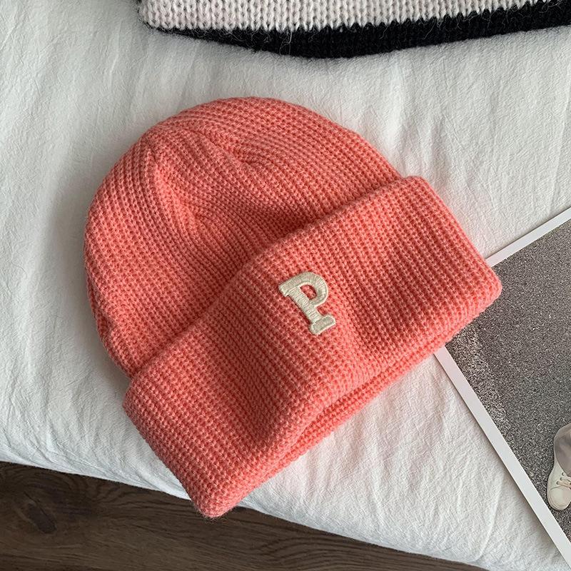 White plum color embroidery P letter knitted wool hat autumn and winter warm cold hat with ins fashion single item multi-color
