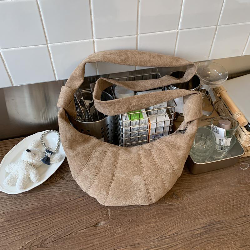 

Замшевая сумка женская большой вместимости осень-зима нишевая сумка-мессенджер на одно плечо ретро сумка-пельмень хаки