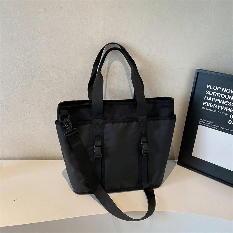 Shoulder bag women's 2025 new Korean version fashion foreign style simple messenger bag large capacity college student tote bag