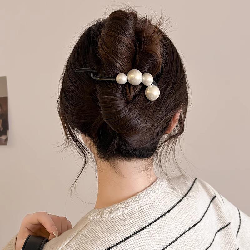 Elegant Pearl Twist Hairpin: Versatile Autumn/Winter Accessory for Hair
