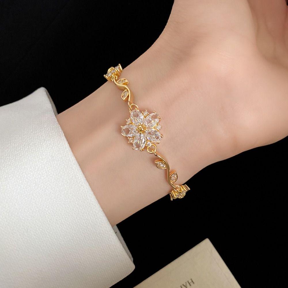 Luxury Zircon Flower Bracelet Fashion Shiny Rhinestone Bangle Elegant Elegance Bracelet  For Women