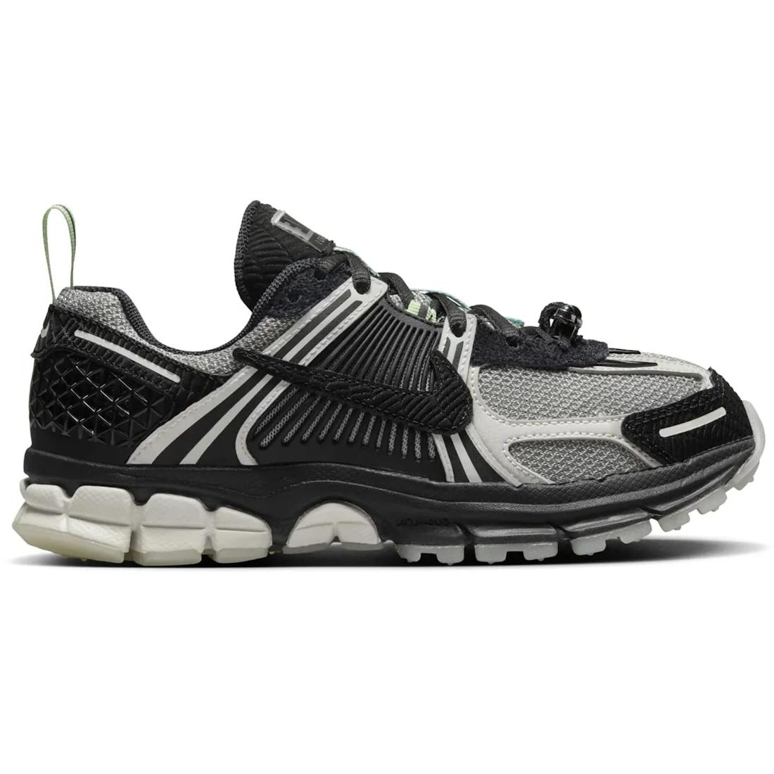 

Кроссовки Nike Zoom Vomero 5 Spider (GS)(HQ3477-001) 38.5