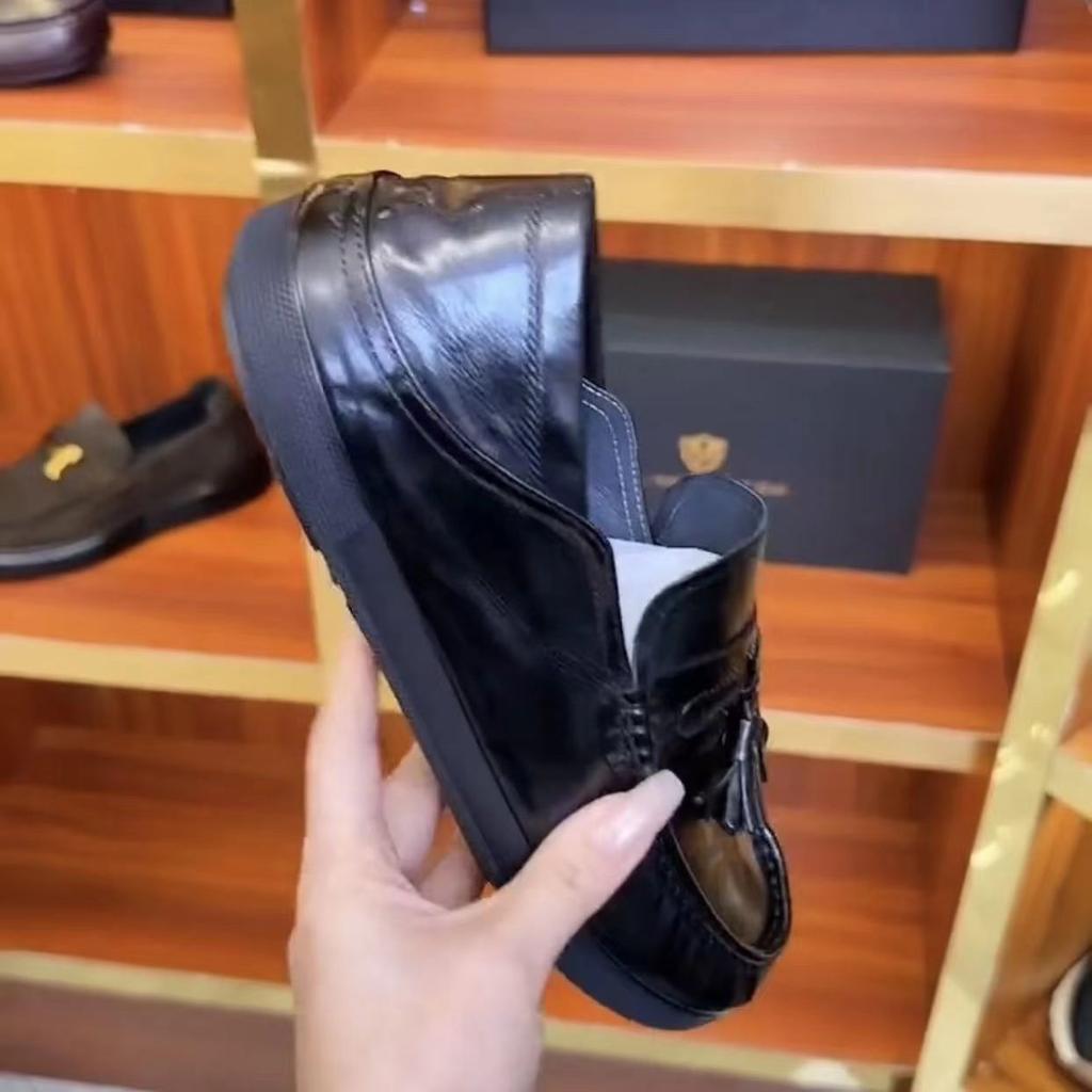 European New Shoes for Men Genuine Leather Casual Shoes Tassels Flat Leisure Driving Shoes Comfortable Slip-on Loafers