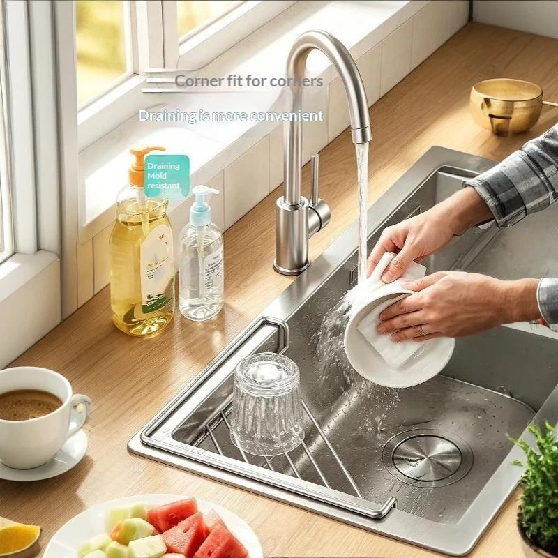 Dreieckiges Spülbecken-Abtropfgestell Edelstahl Spülbecken-Caddy Organizer Abflussbar Große Kapazität Multifunktionaler Küchenspülbecken-Organizer