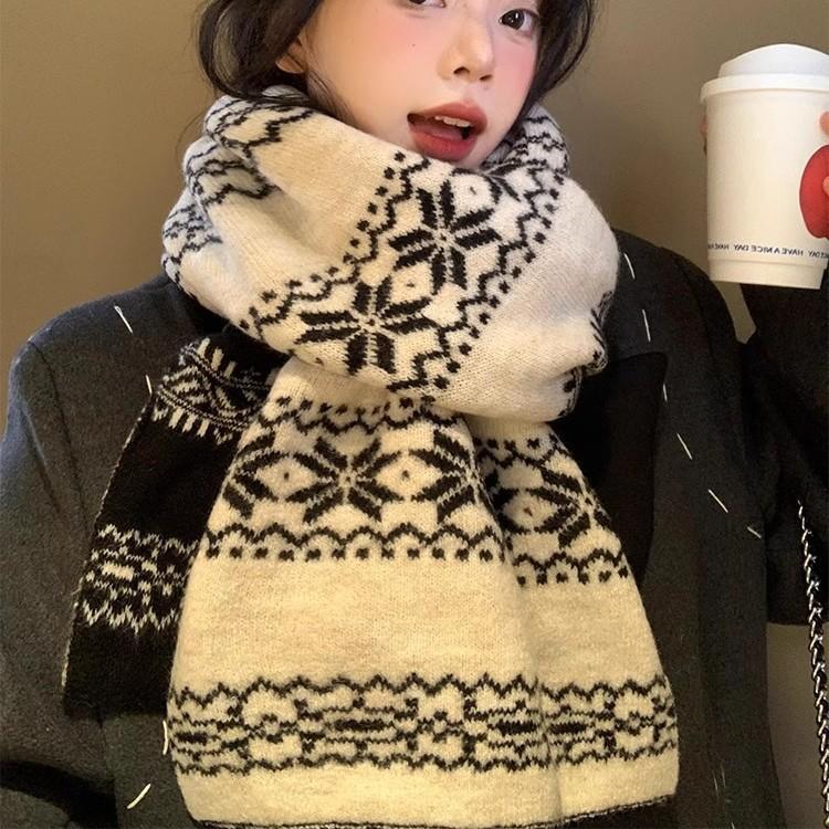 Exquisite Winter New Snowflake Reversible Autumn and Winter Korean Atmosphere Thickened Warm Knitted Scarf Advanced