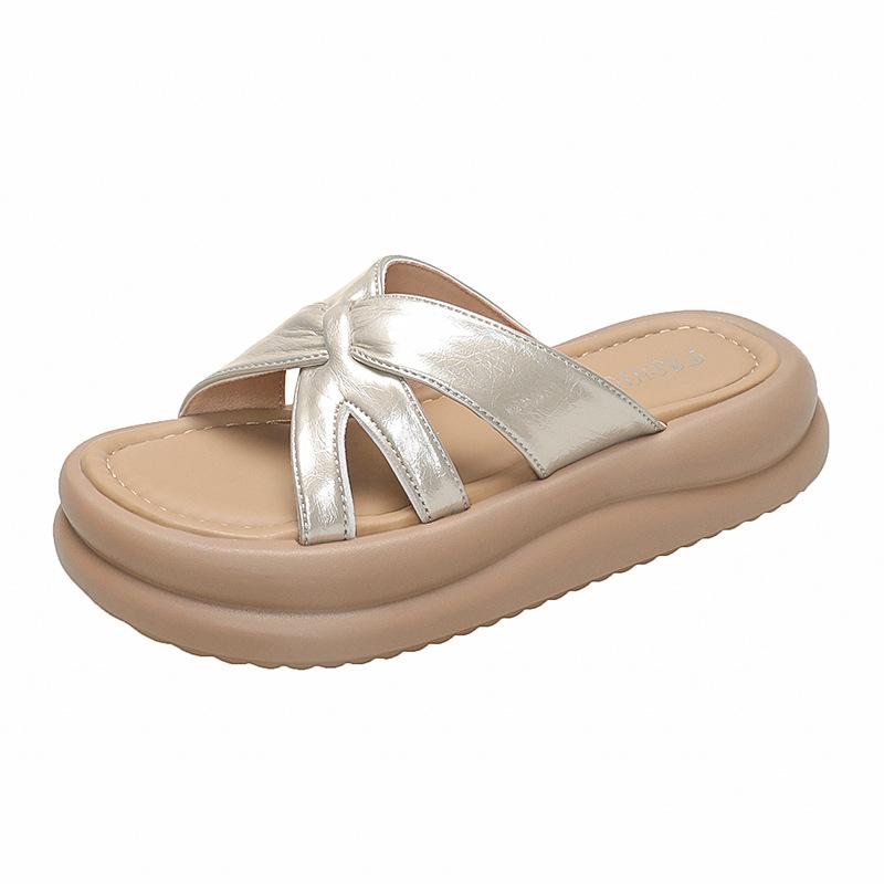 

Korean cool slippers women s summer wear 2025 new fairy style with skirt thick-bottomed beach fashion one-word drag 40