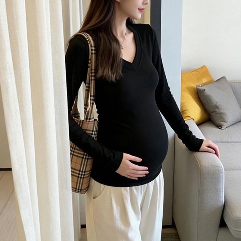 

V-Neck Solid Color Plus Size Maternity T-Shirt with Pleated Belly Support, Perfect for Spring and Autumn. M (85-105 kg)