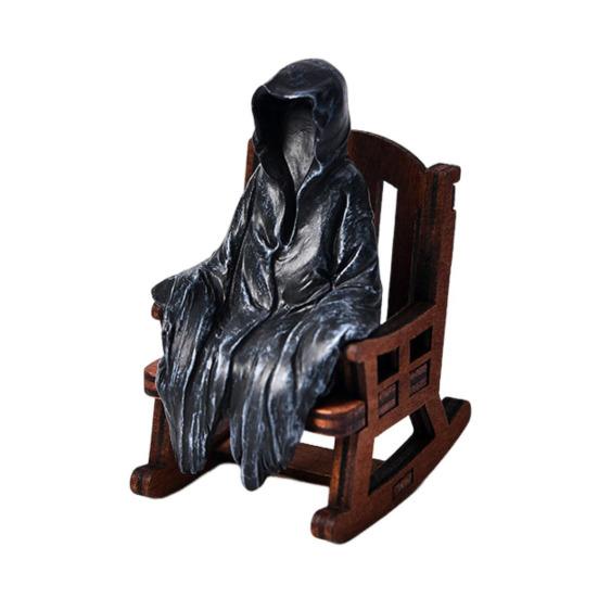 Halloweenská čarodějnice figurka pryskyřice miniatura socha ponurého žence čarodějnice duch v houpacím křesle gotická dekorace na stůl polici