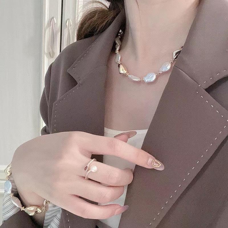 Collana a Catena per Clavicola con Perle Barocche Irregolari Naturali Collana di Perle d'Acqua Dolce di Nicchia Retrò per Donne