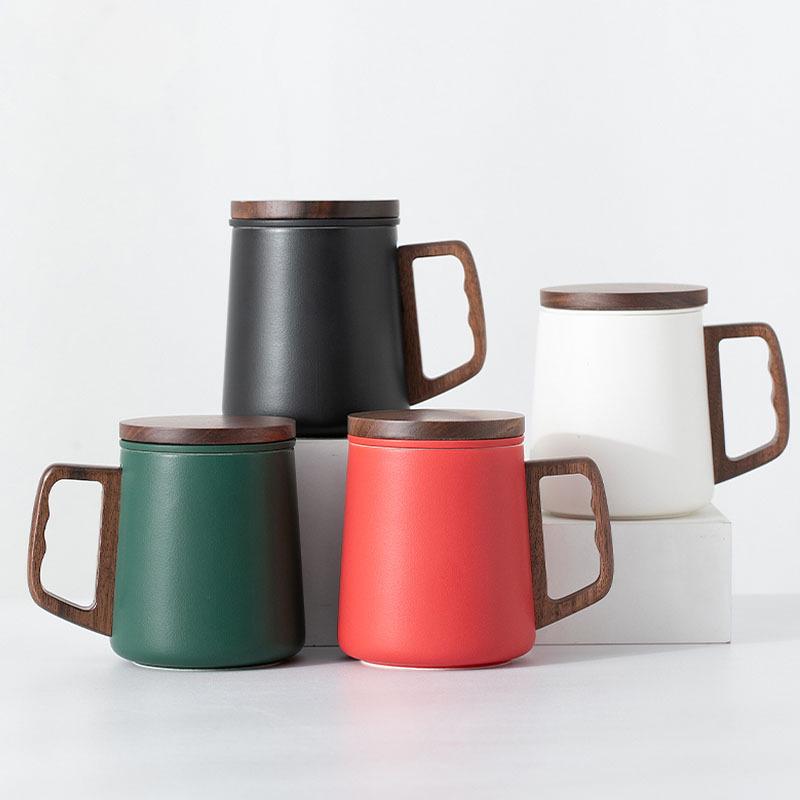 Star Tao Ceramic Tea and Water Separation Cup with Wooden Handle and Filter Office Cup (Ceramic Lid) Red