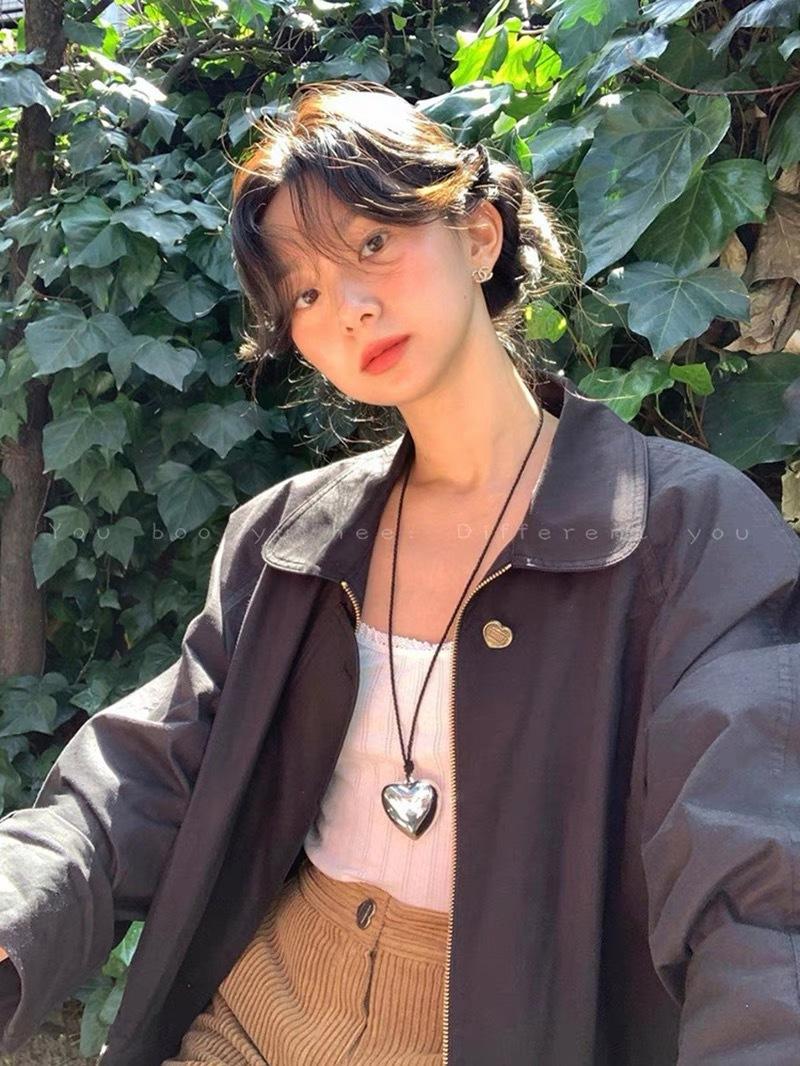 

Fever same black leather three-dimensional big love necklace simple fashion versatile high-end accessories sweater chain