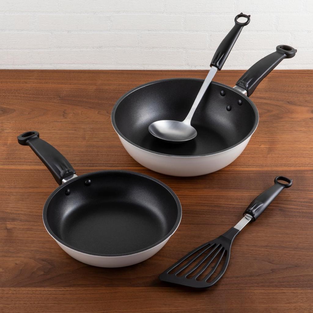 Kai Brand KAI Cat Frying Pan 20cm Pot 24cm Ladle Beater 4 Piece Set Gift Box Nyammy Ash Cat Warm Gray RC5061 Stir-Fry