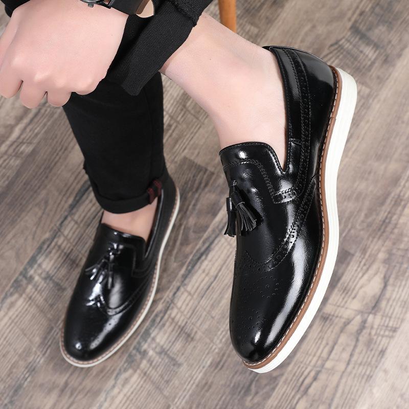 Fashion Men's Personalized Designer Tassels Loafers Mens Slip-on Casual Leather Retro Brogues Shoes