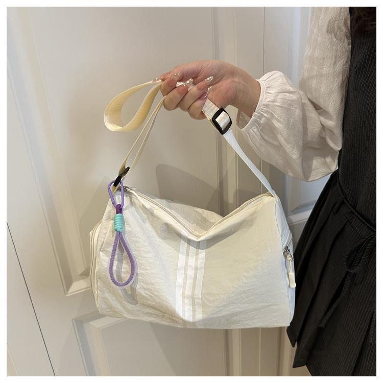 Women's Large Capacity Crossbody Bag - Simple, Stylish, and Multifunctional for Outings and Fitness