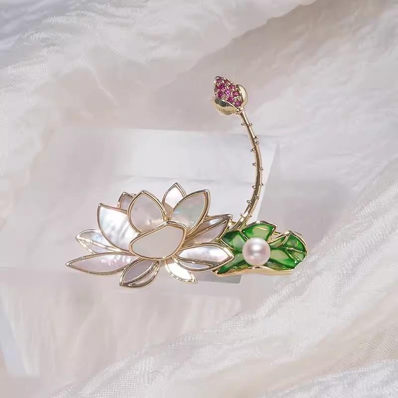 Chinese-style Lotus and Lotus Pod Brooch, High-end and Elegant Freshwater Pearl Brooch Pin, Suit Cheongsam Accessory