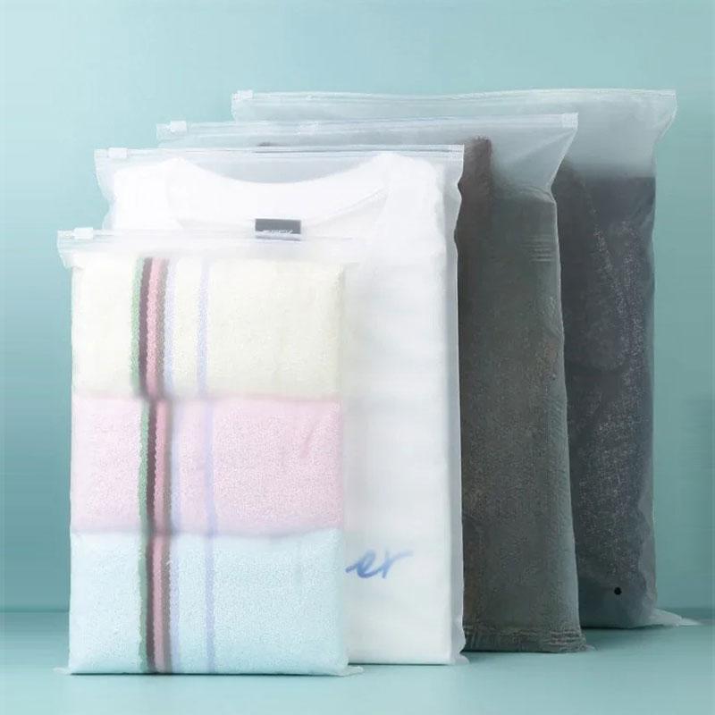 50 Stück CPE Frost Selbstklebebeutel Verdickte Durchscheinende Kleidung Reißverschluss Verpackungsbeutel Staubdicht Kunststoff Aufbewahrung Ziehknochenbeutel