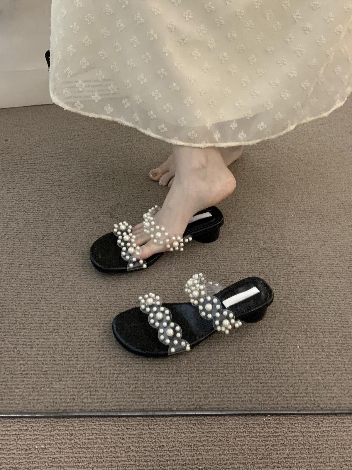 

French high-end black niche open-toed sandals fairy shoes 2025 new summer high-heeled temperament cool slippers 40