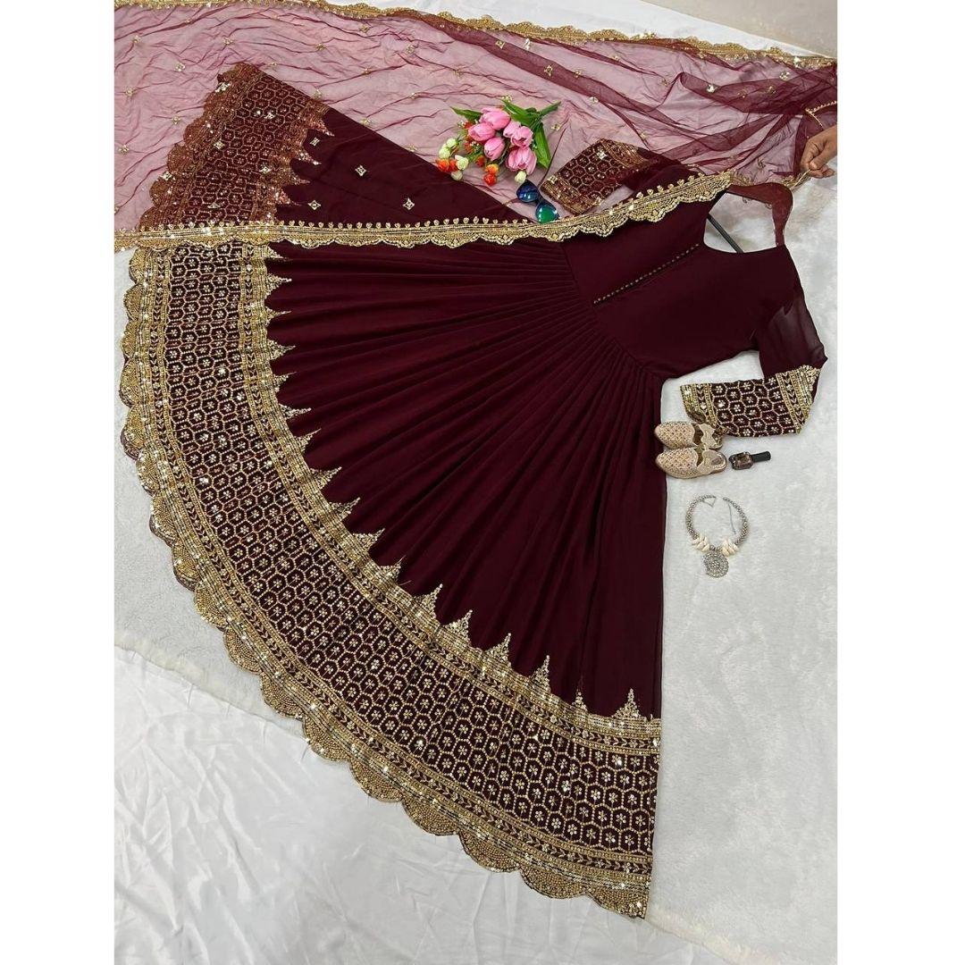 

Разработано платье высочайшего качества с тесно связанными дупаттами.