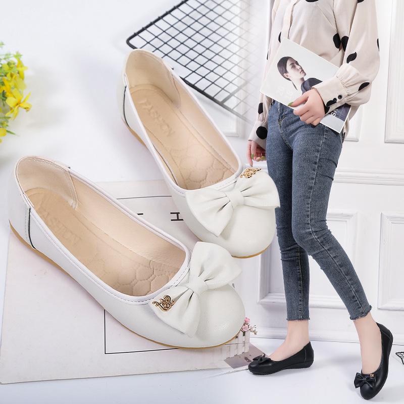 Women's Spring and Autumn Flat Shoes with Shallow Round Toe and Soft Leather Soles