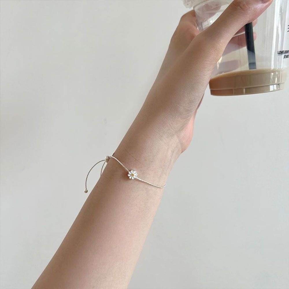 Wristband Women Flower Hand Bracelet Adjustable Friendship Bracelet Sweet Daisy Bracelet  Friends