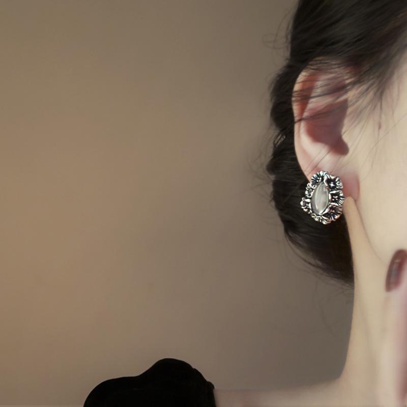 Oval Stud Earrings Women's Elegance Niche Design Sense Earrings Fashion Temperament Earrings Niche High Sense