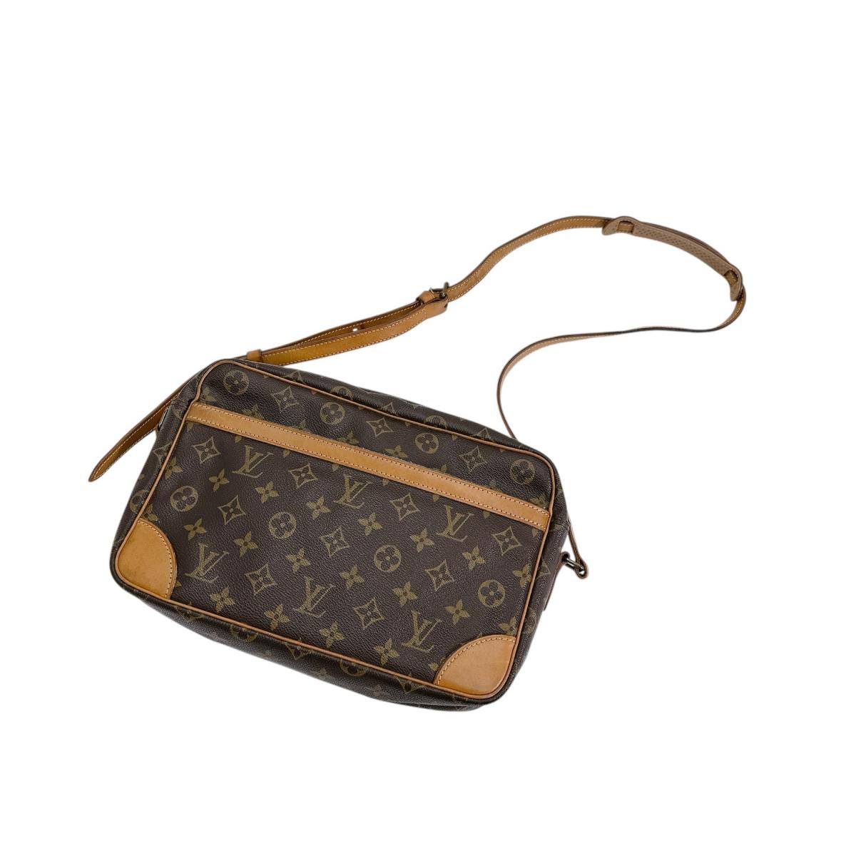 

LOUIS VUITTON Monogram Diagonally hung Shoulder Bag Monogram canvas Brown M51274 Used
