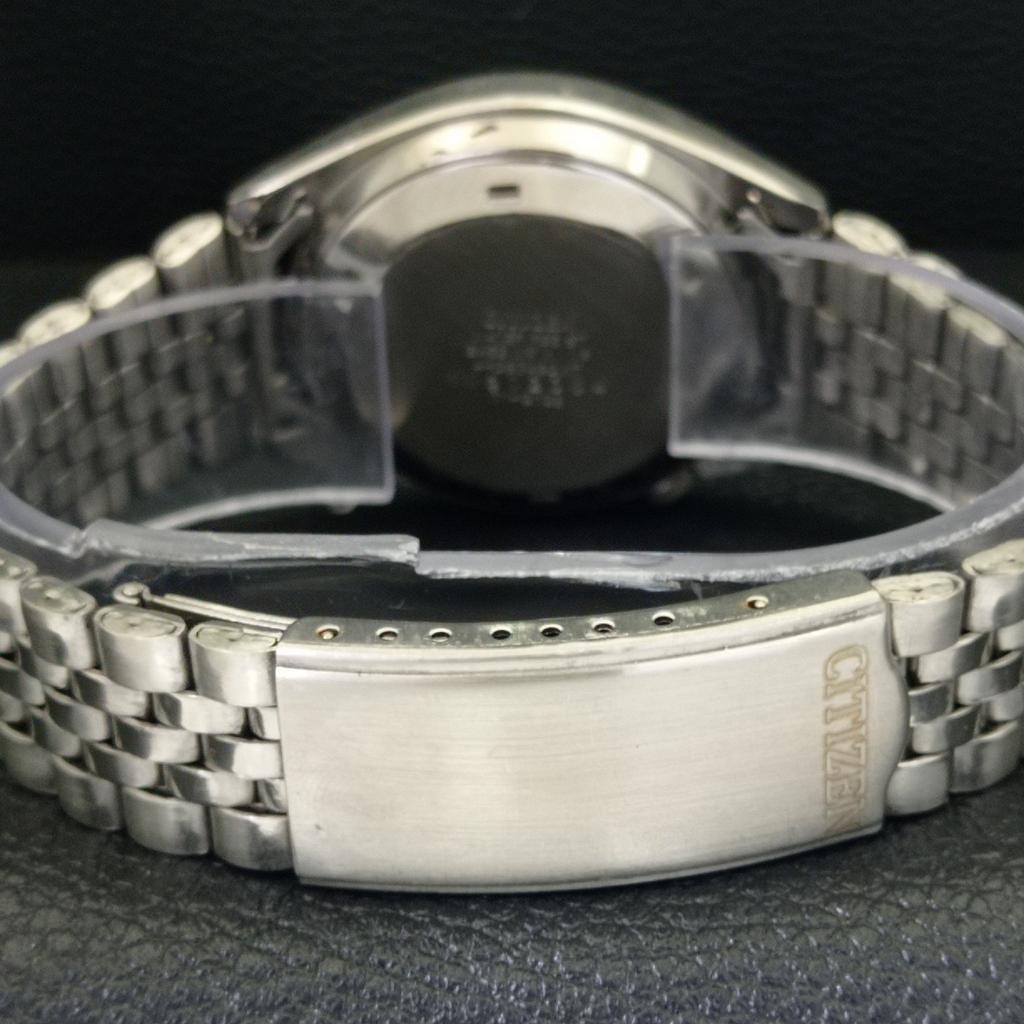 JAPAN MENS GENUINE VINTAGE CITIZEN AUTOMATIC 8200 SILVER DIAL WATCH A500279-2 R151b-a500279