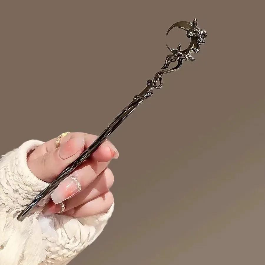 Exquisite Crescent Shaped Hairpin for Women New Chinese Style Irregular Metal Personalized Simple Versatile Hair Accessories