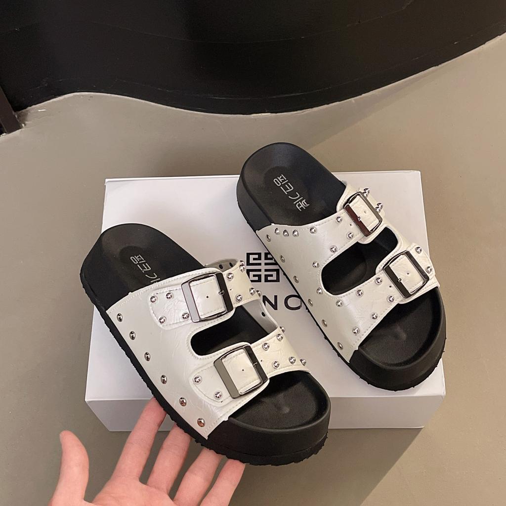 Fashion 2025 Summer Thick Soled Anti Slip Retro French Style Beach Roman Sandals Women Rivets Flat Platform Half Slippers for Outdoor