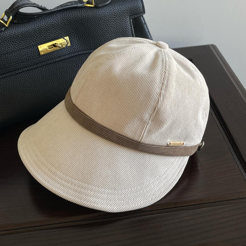 Women's Autumn and Winter Fashion Peaked Cap with Large Brim Small Face Fashionable Versatile  Foreign Style  Corduroy Hat with Hanging Earmuffs